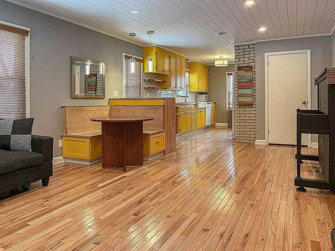 2227 2nd St Ne - Photo 4 of 16