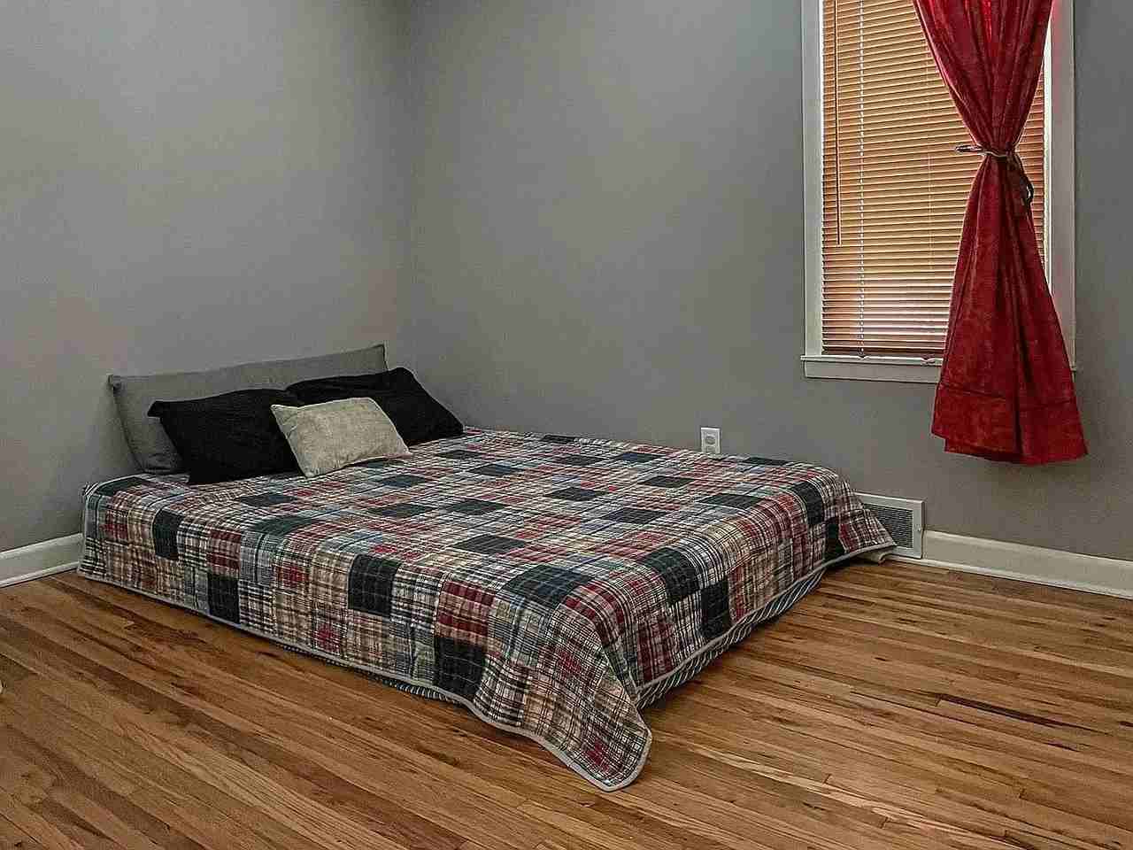 2227 2nd St Ne - Photo 7 of 16