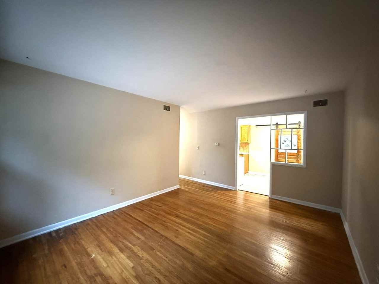 215 German Ave - Photo 3 of 14