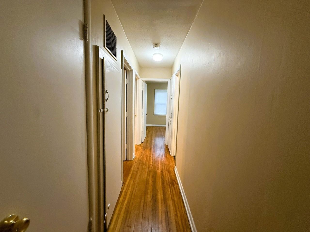 215 German Ave - Photo 4 of 14