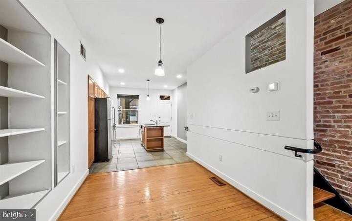 19 S Curley St - Photo 7 of 34