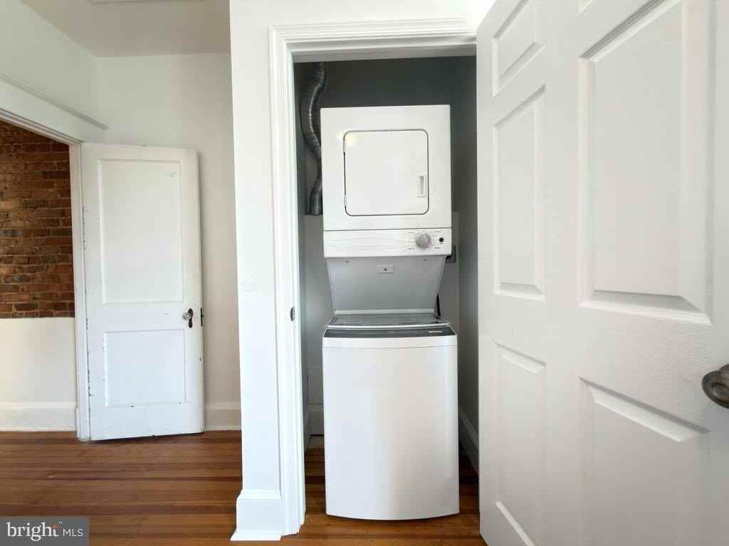 1333 W 40th St - Photo 6 of 14