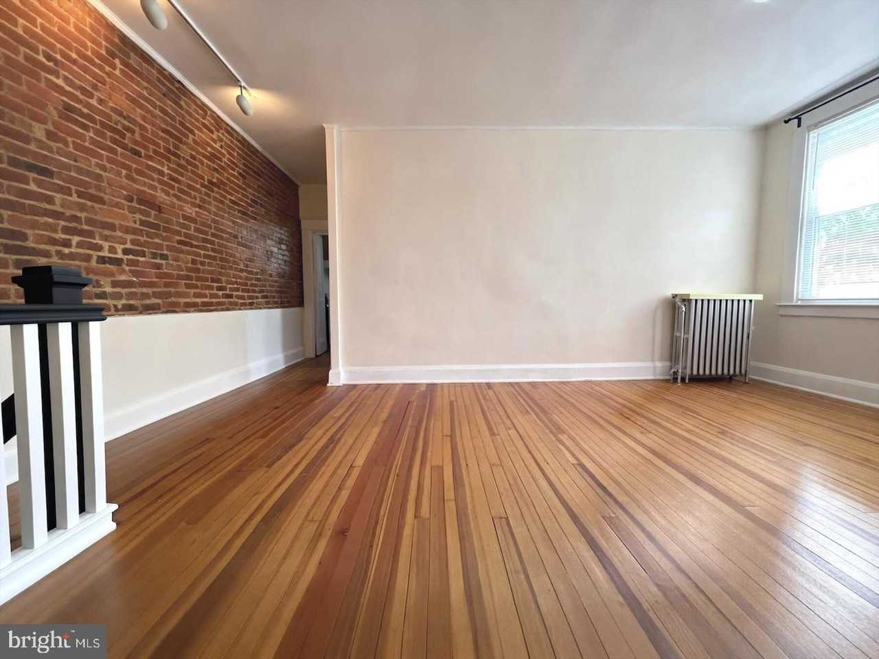 1333 W 40th St - Photo 7 of 14