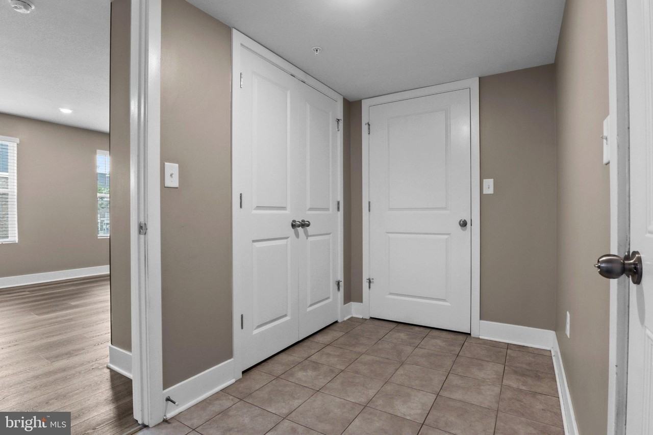 4175 Brodie Pl - Photo 6 of 33