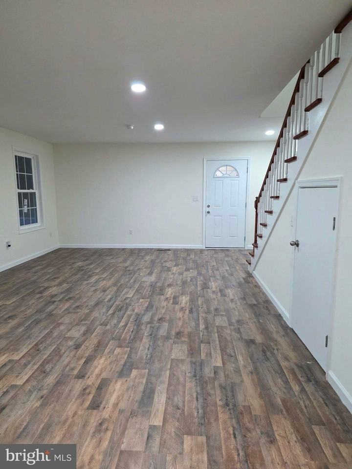 522 Pine St - Photo 3 of 34