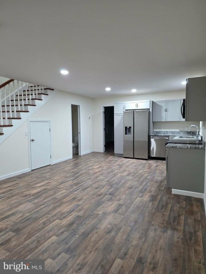 522 Pine St - Photo 5 of 34