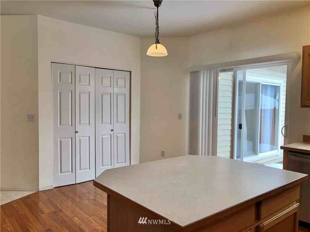 6050 Sycamore Ln Ne #1 - Photo 6 of 33