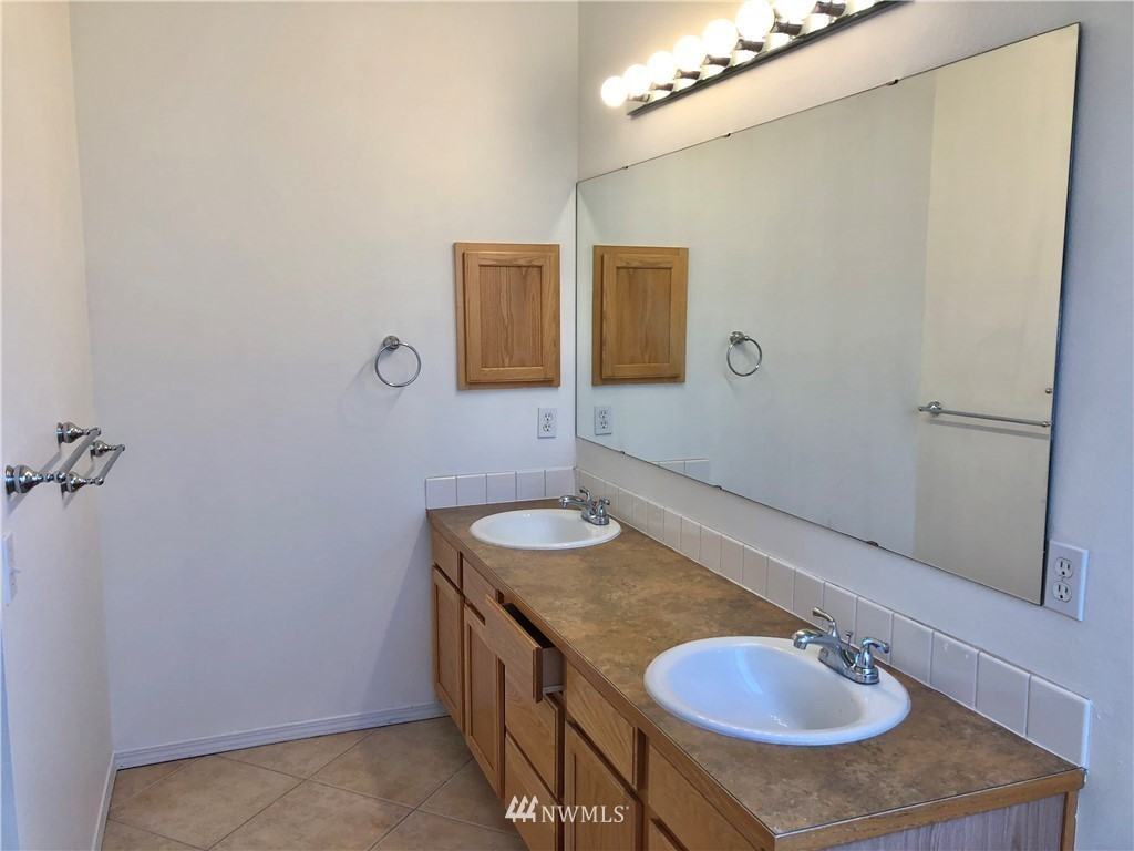 6050 Sycamore Ln Ne #1 - Photo 7 of 33