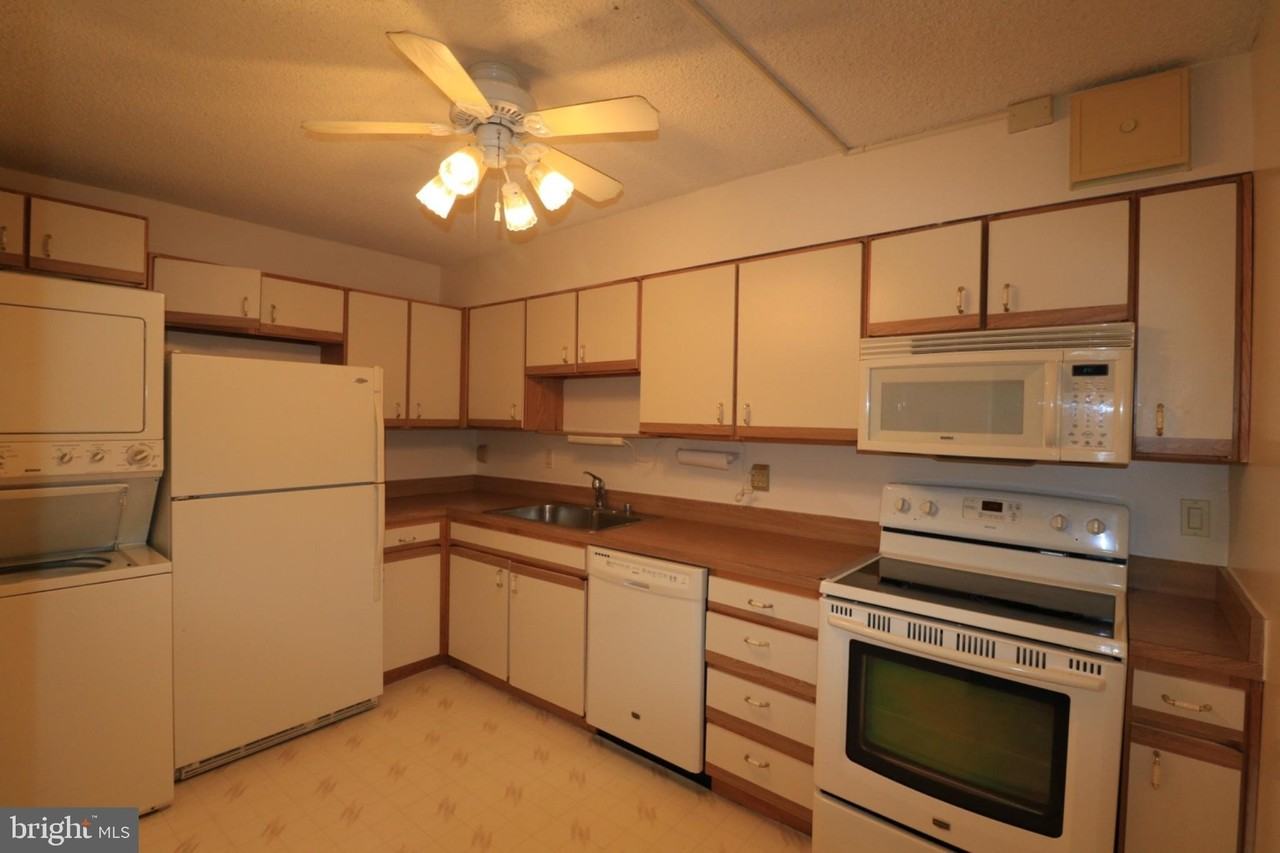 15107 Interlachen Dr #2-521 - Photo 3 of 8