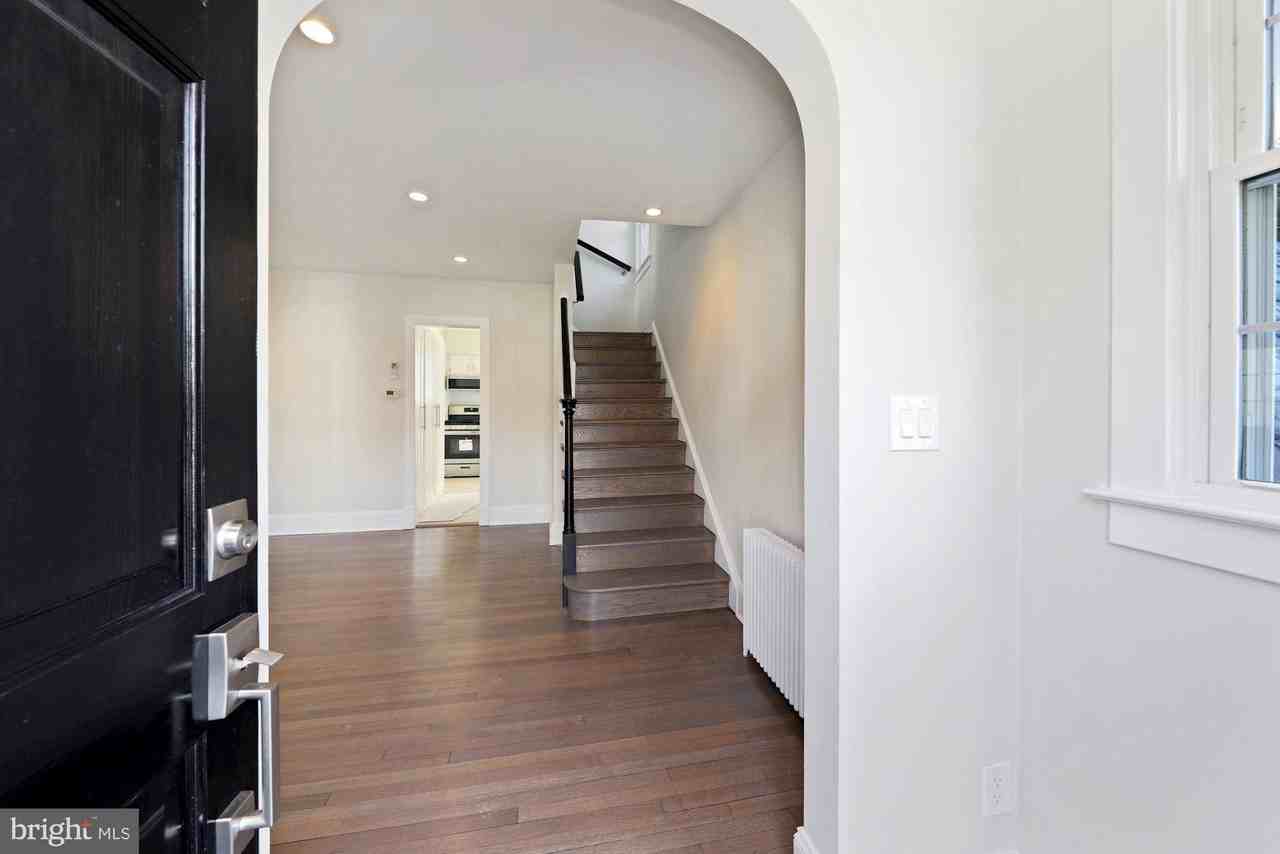 4816 Leland St - Photo 4 of 30