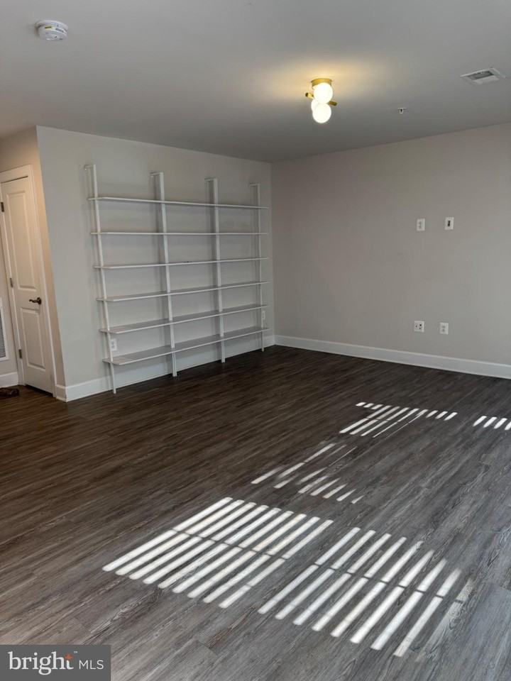 140 Albany Pl - Photo 5 of 14