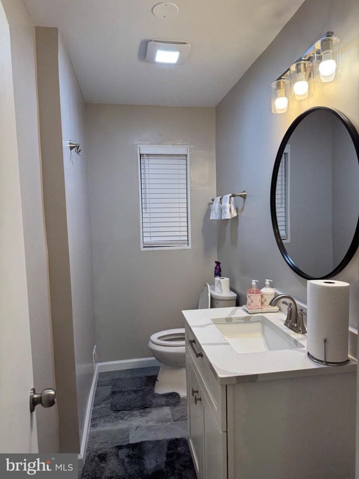 8315 Navahoe Dr - Photo 7 of 48