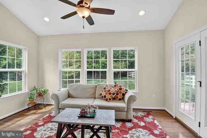 5004 Saint Georges Chapel Ln - Photo 6 of 46