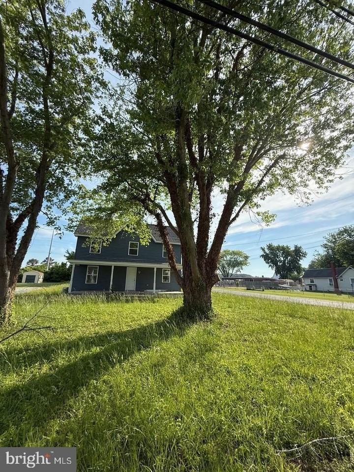 3809 Main St - Photo 2 of 12