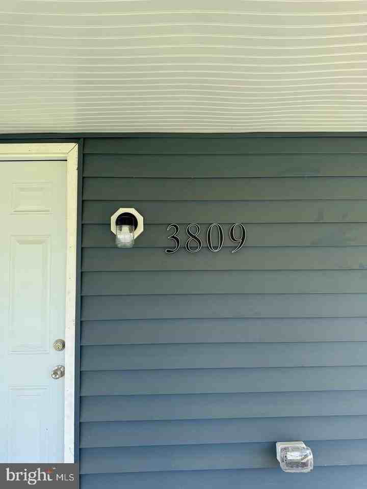 3809 Main St - Photo 5 of 12