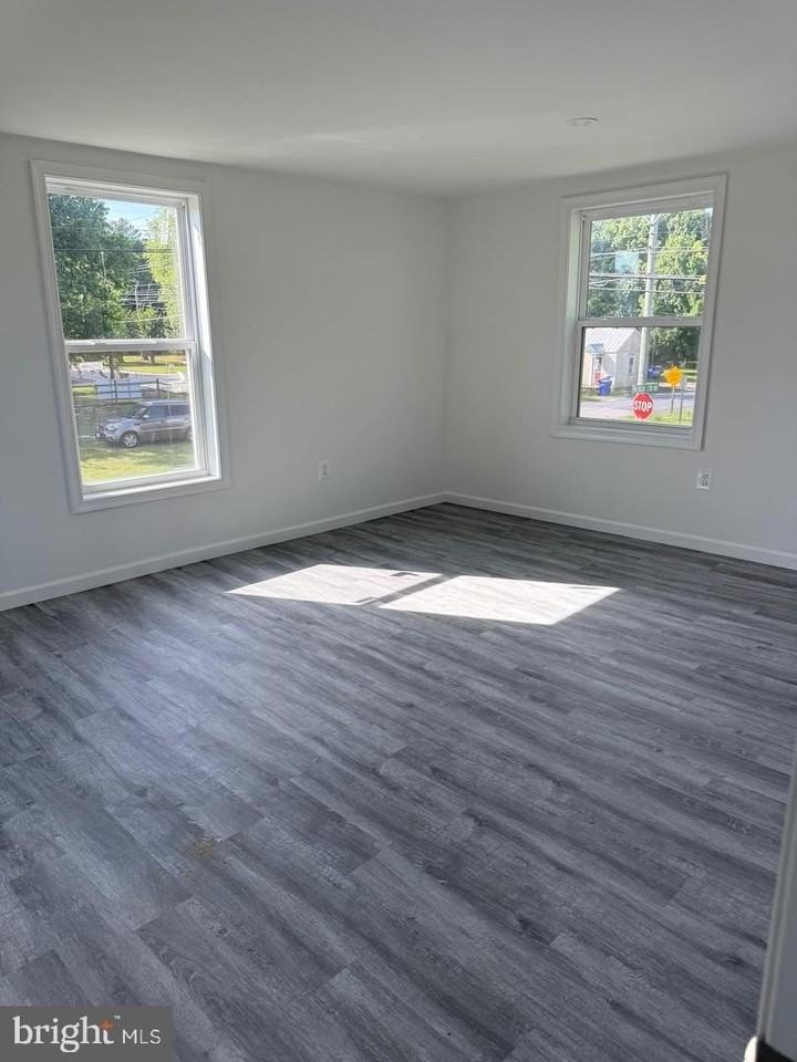 3809 Main St - Photo 6 of 12