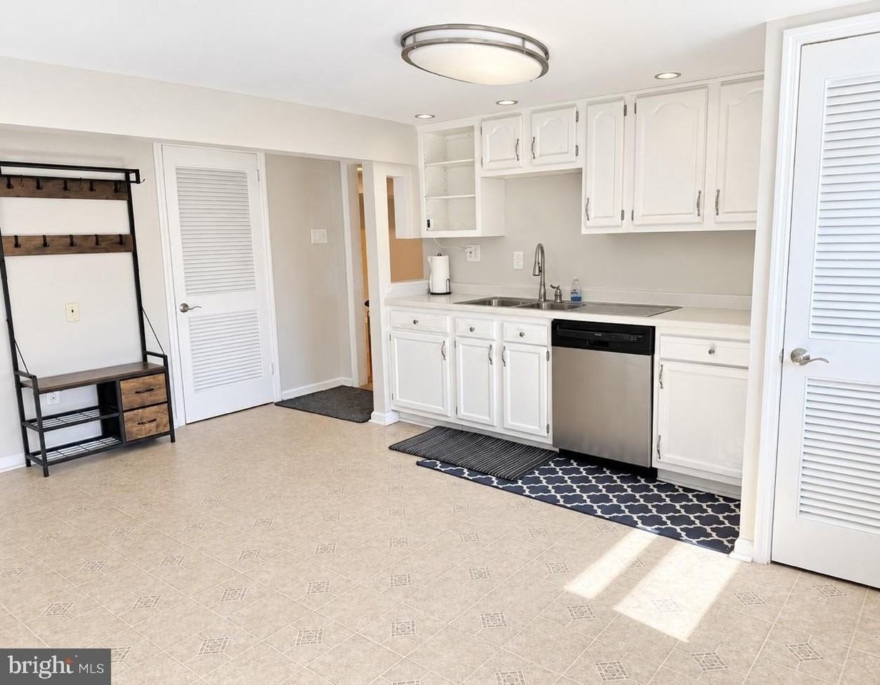 126 Knollwood Dr - Photo 3 of 9