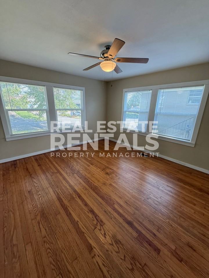 709 S 4th St #1 - Photo 5 of 23