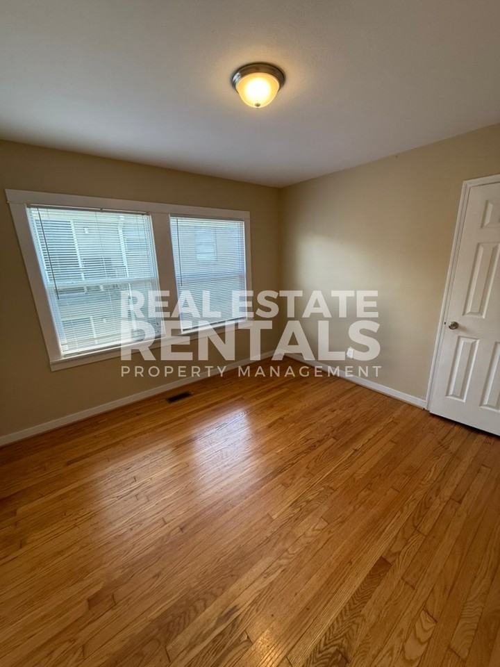 709 S 4th St #1 - Photo 7 of 23