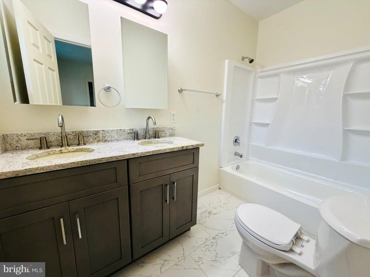 1193 Gershal Ave - Photo 5 of 13