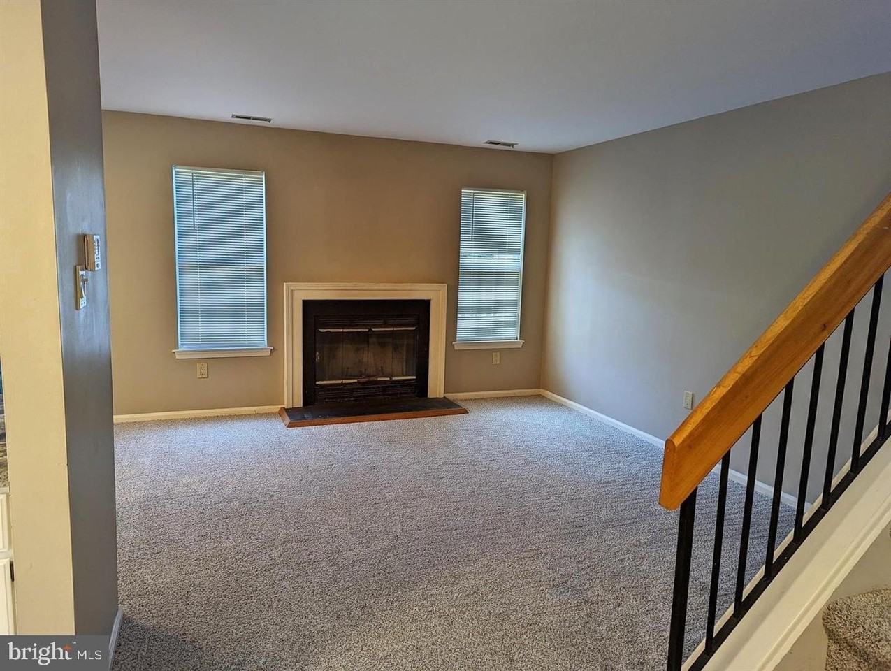 215 Sequoia Dr - Photo 2 of 15