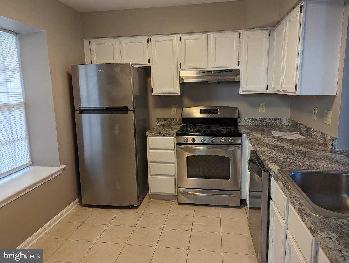 215 Sequoia Dr - Photo 4 of 15