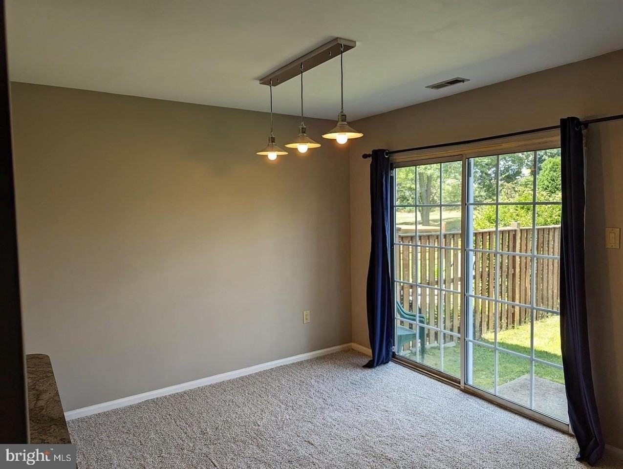 215 Sequoia Dr - Photo 5 of 15