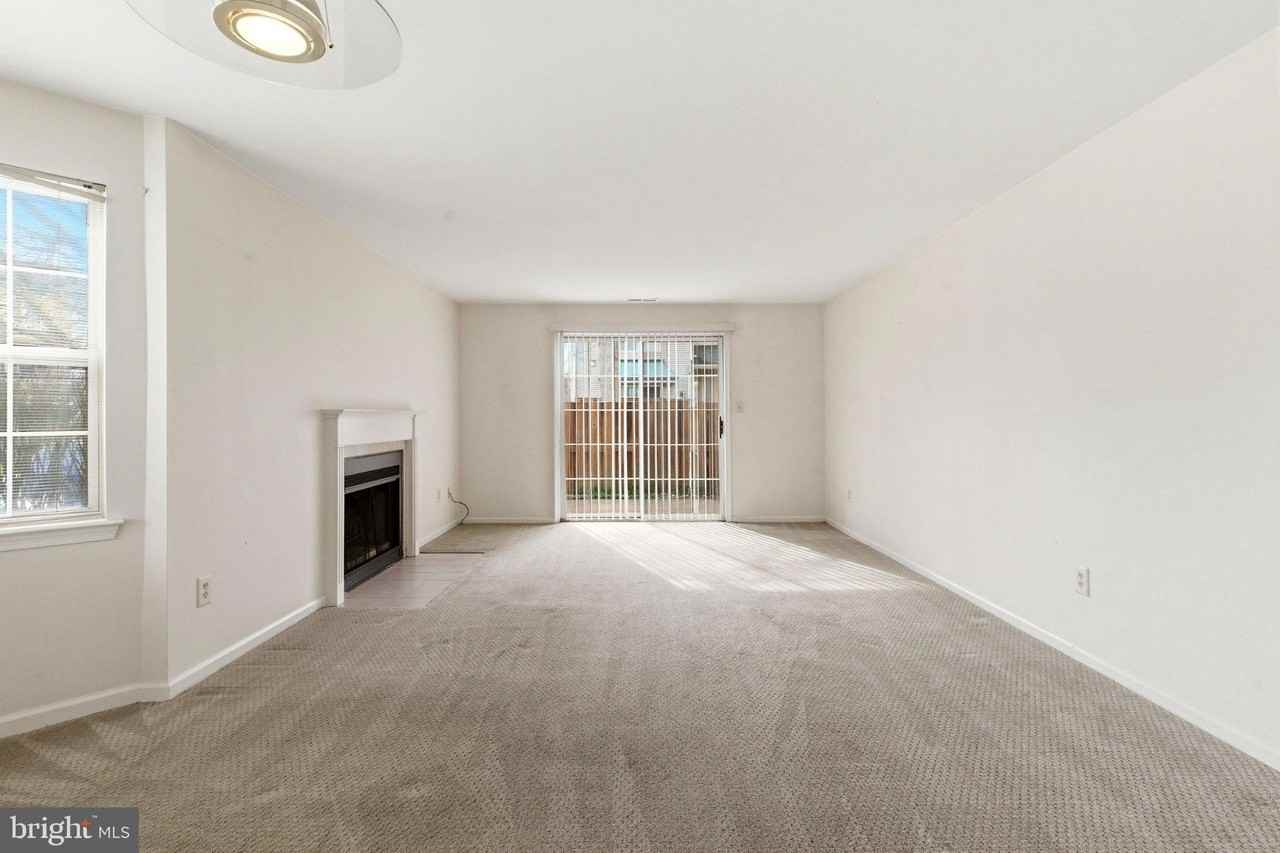 3403 Waltham Ct #209 - Photo 4 of 20