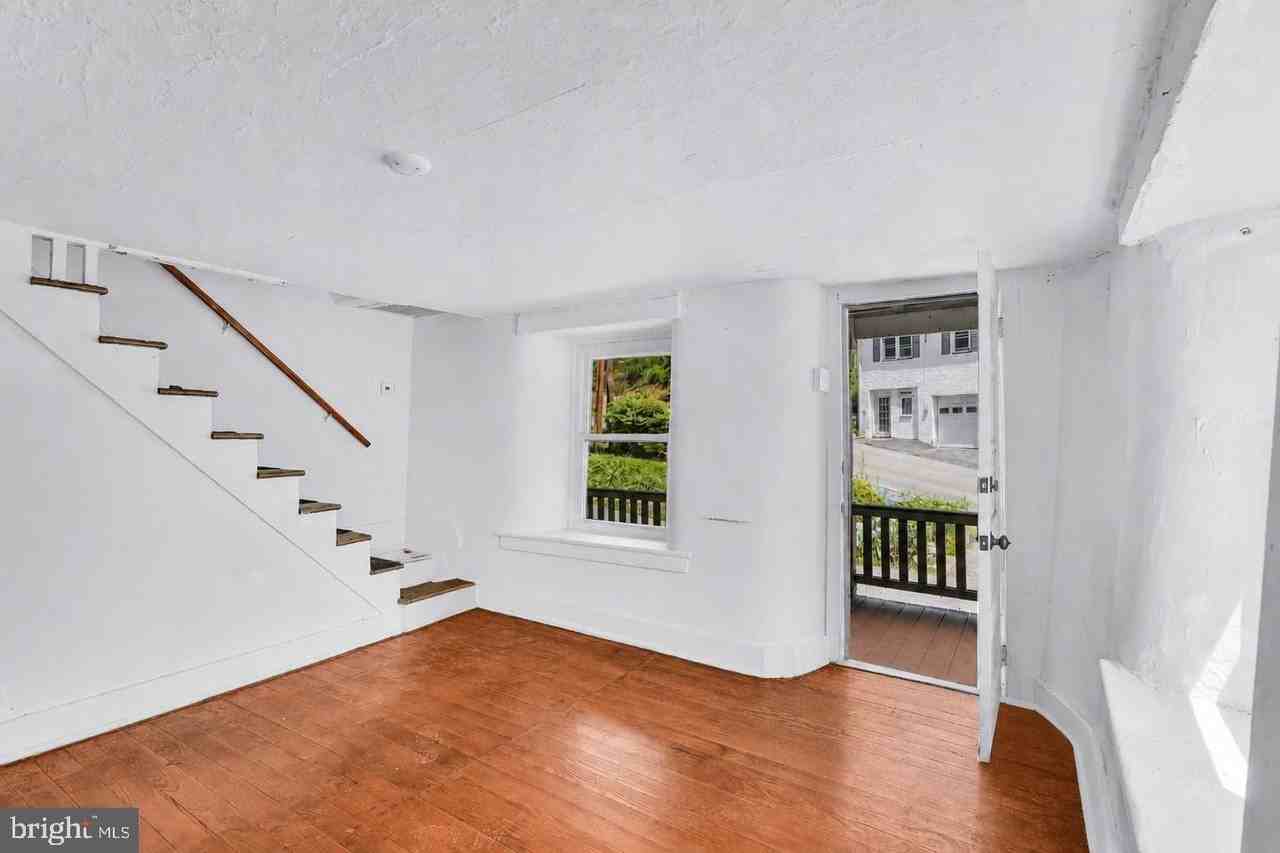 60 Irish Ln - Photo 5 of 50