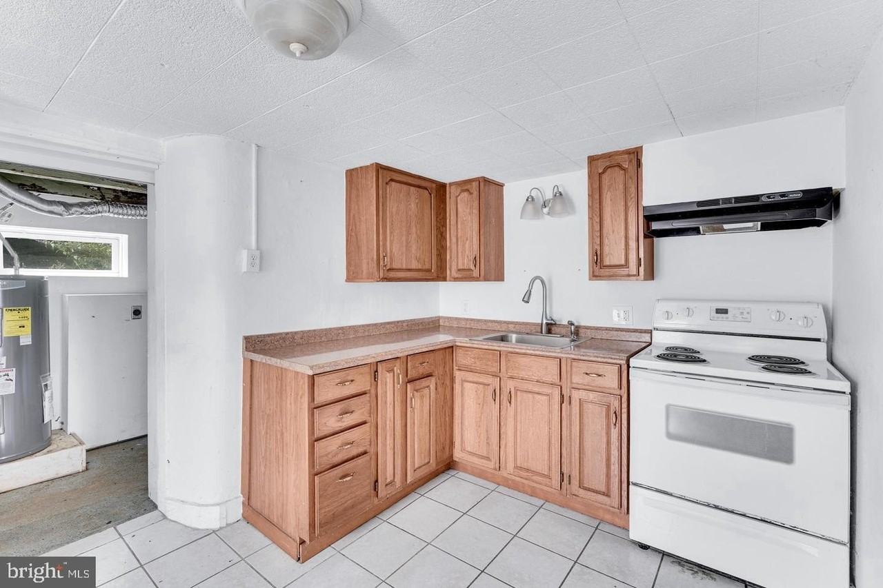 60 Irish Ln - Photo 7 of 50