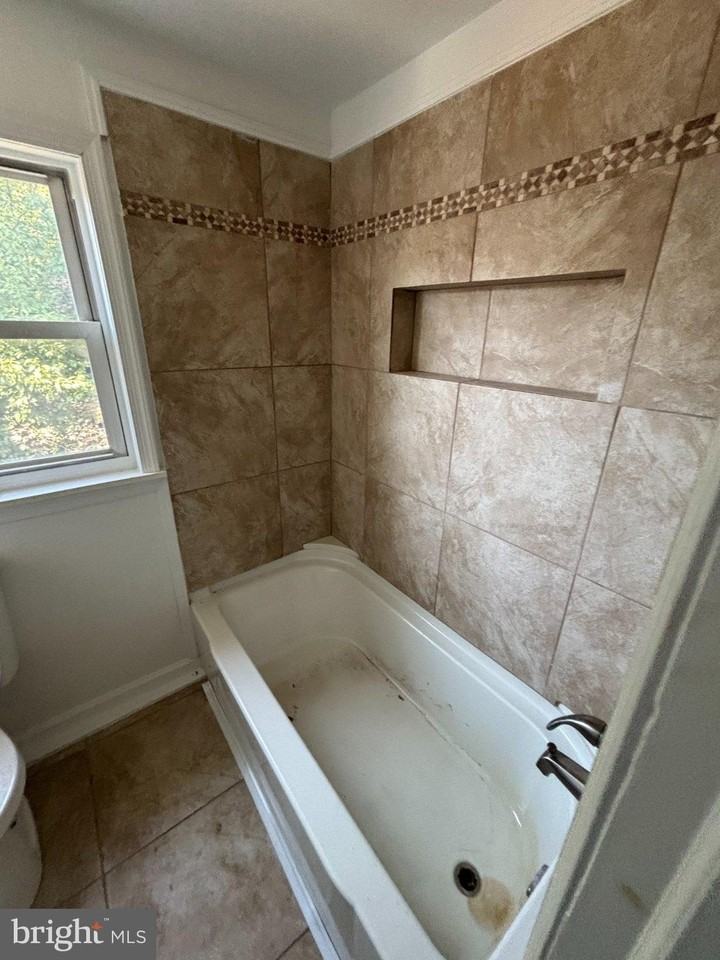 324 W Chestnut St - Photo 4 of 21
