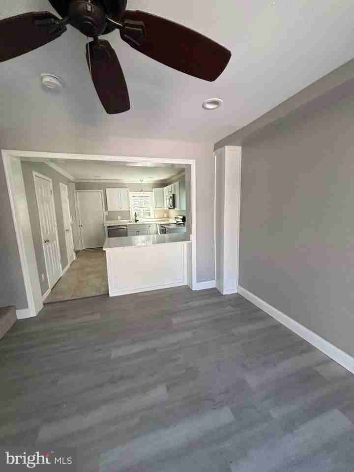 324 W Chestnut St - Photo 6 of 21