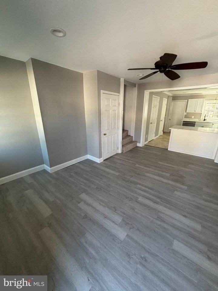 324 W Chestnut St - Photo 7 of 21