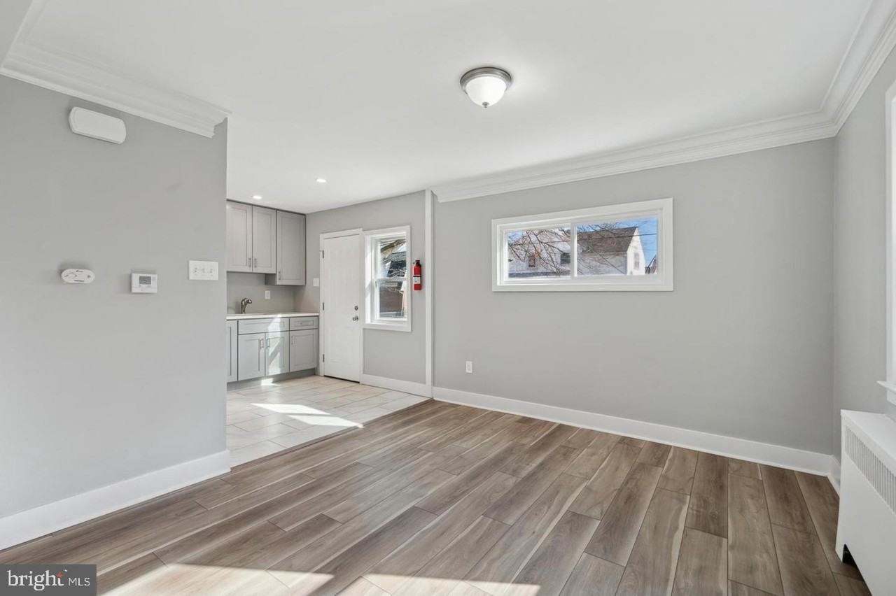 1230 Macdade Blvd - Photo 4 of 16
