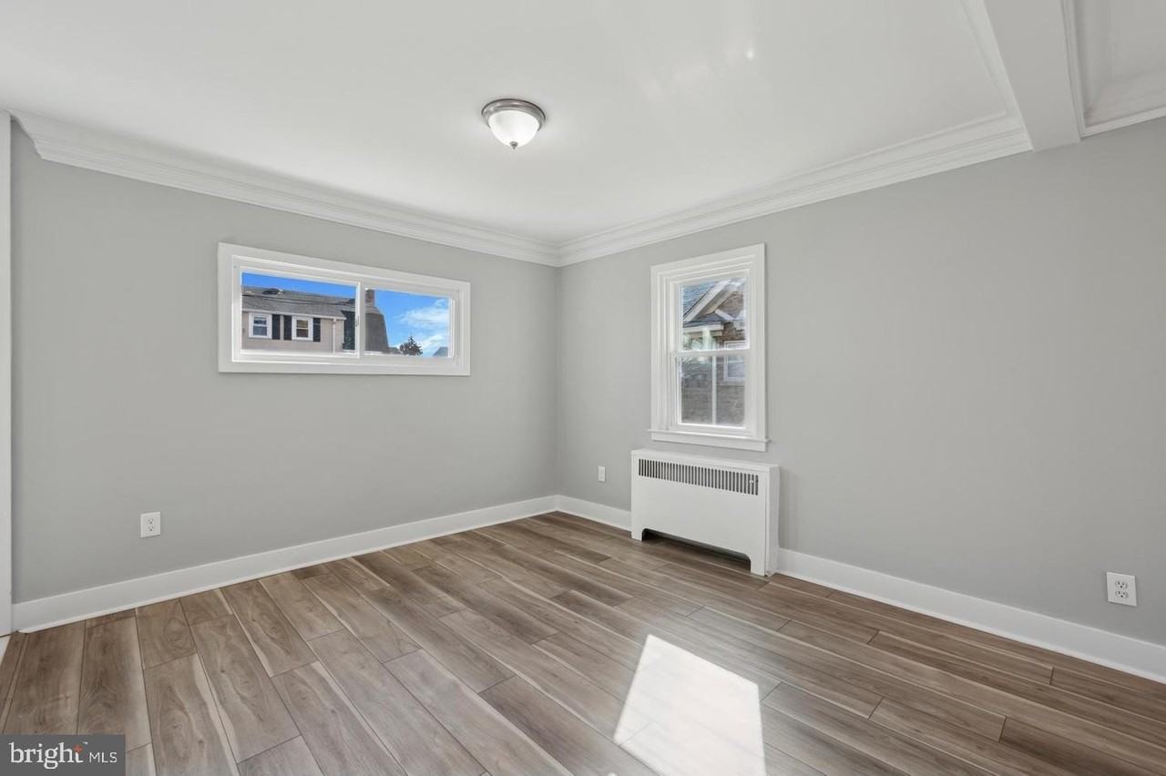 1230 Macdade Blvd - Photo 5 of 16