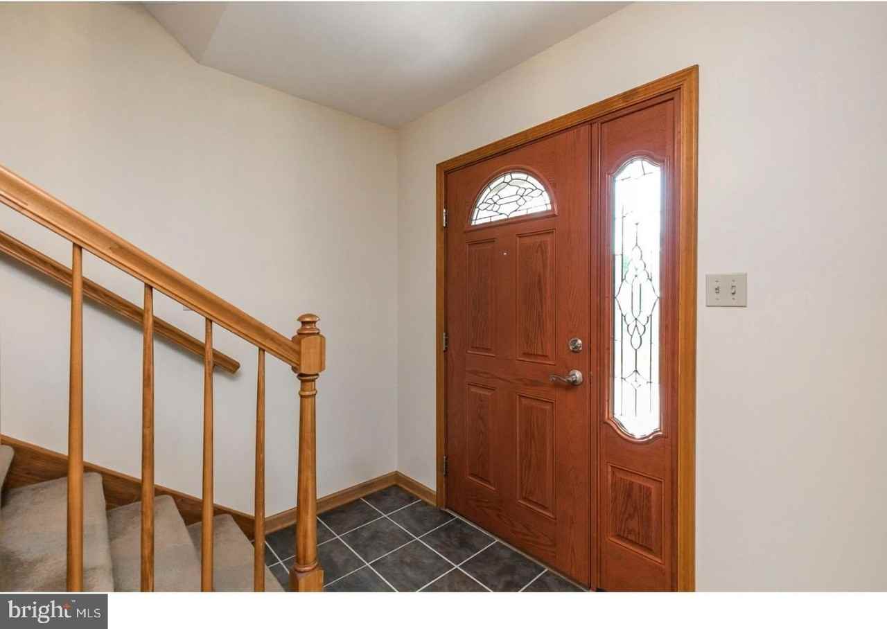 202 Nelis Ct - Photo 3 of 25
