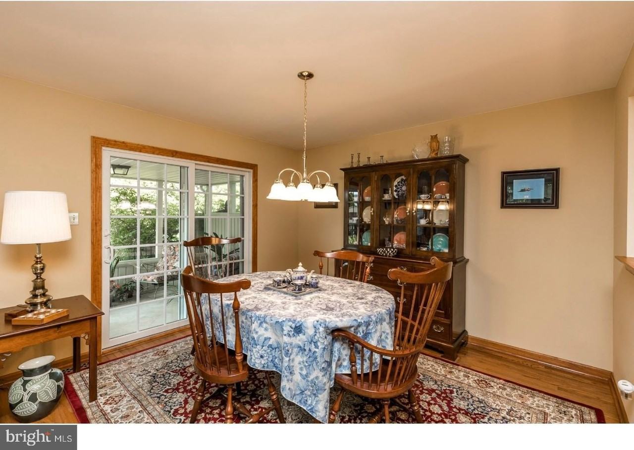 202 Nelis Ct - Photo 6 of 25