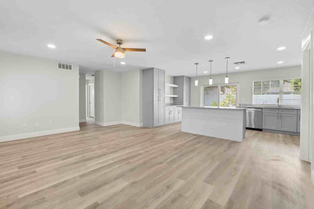 1916 Hughey St #1 - Photo 6 of 10