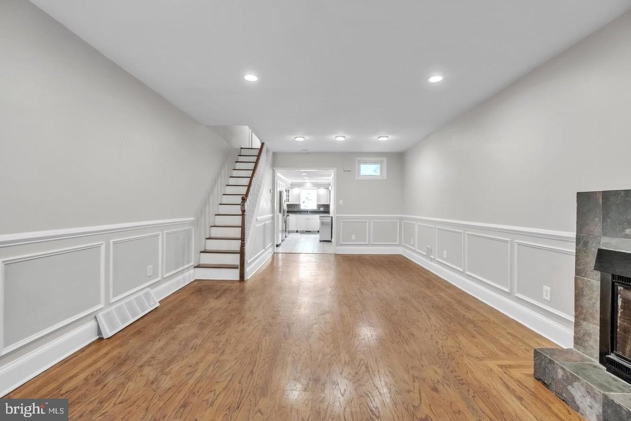 719 N Uber St - Photo 2 of 22