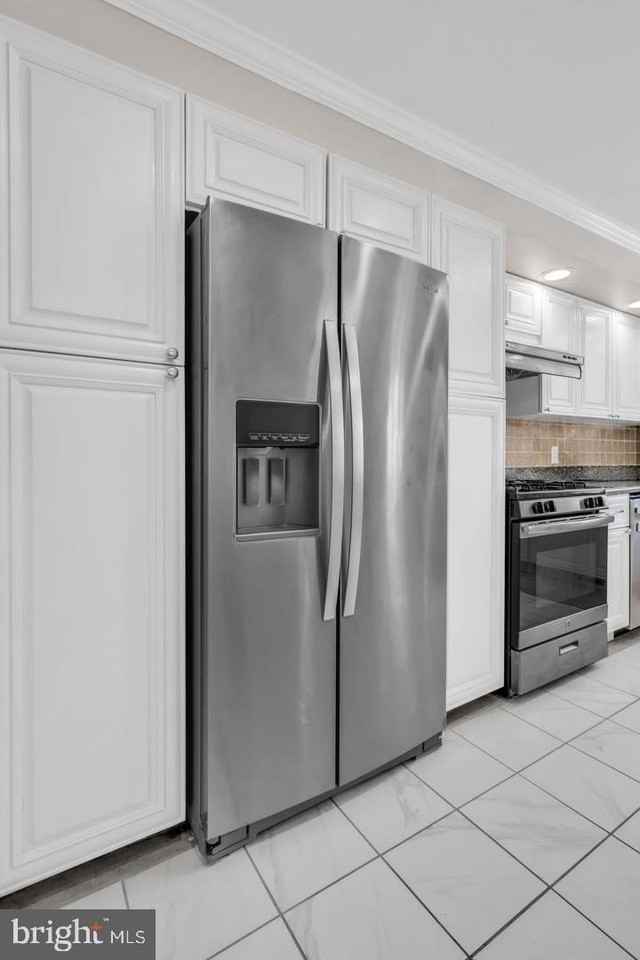 719 N Uber St - Photo 7 of 22