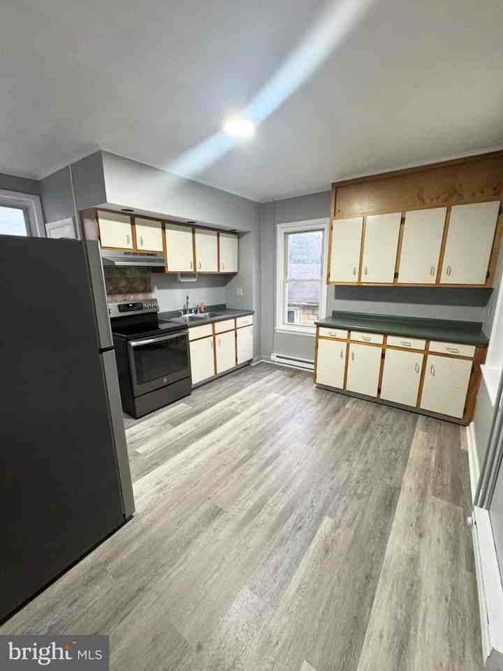 65 Pottsville St - Photo 3 of 15