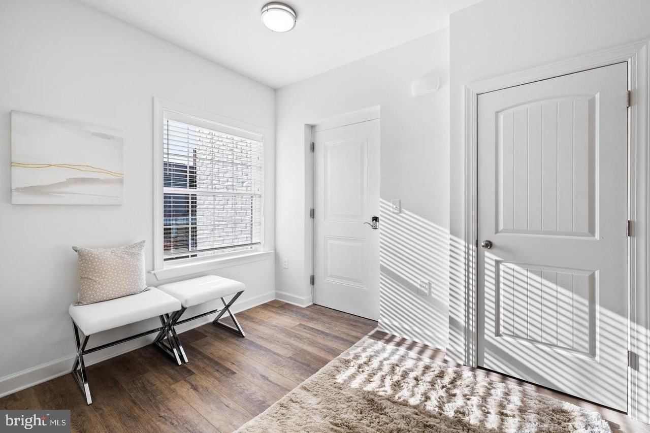 150 Cambridge Blvd - Photo 3 of 19