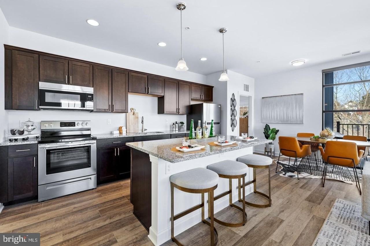 150 Cambridge Blvd - Photo 6 of 19