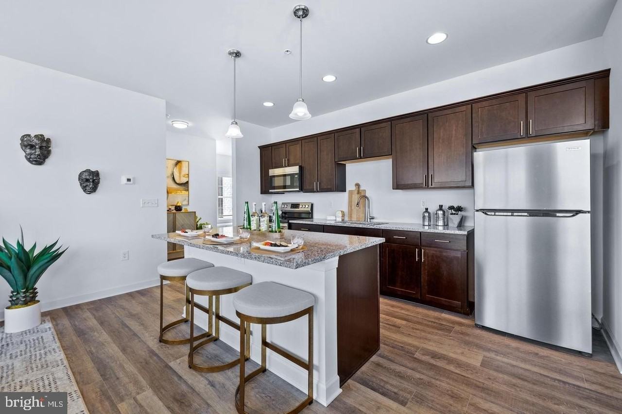 150 Cambridge Blvd - Photo 7 of 19