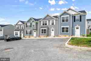 featured image of 101 Pacer Dr #I