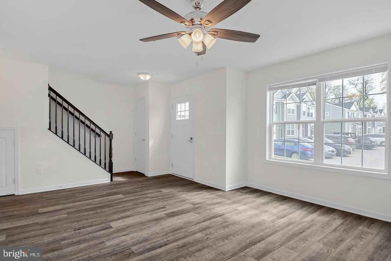 101 Pacer Dr #J - Photo 2 of 19