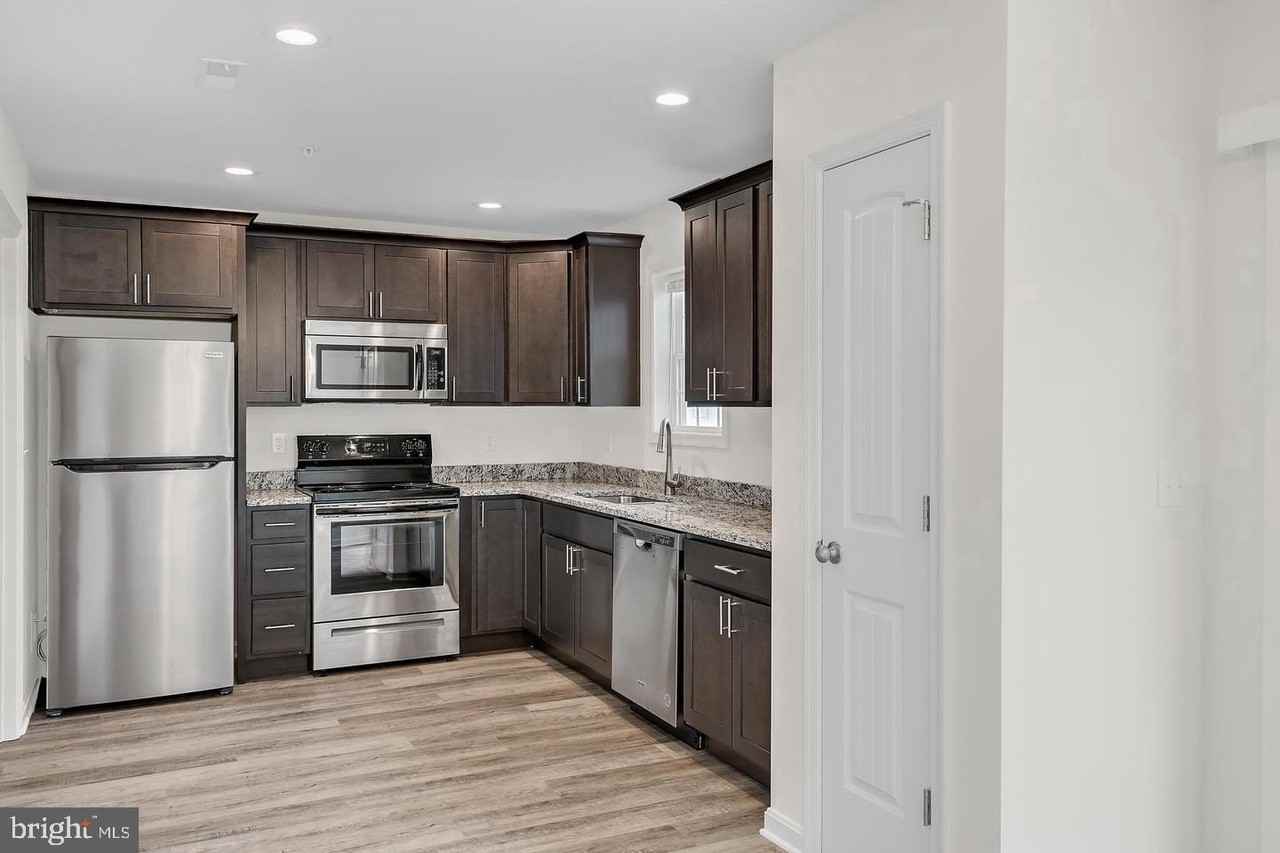 143 Cypress Ln - Photo 5 of 19