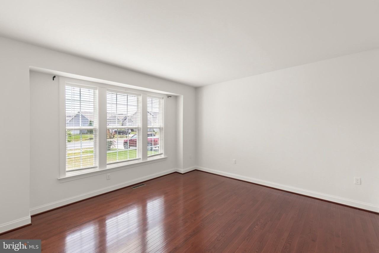209 Bridgewater Dr - Photo 4 of 41