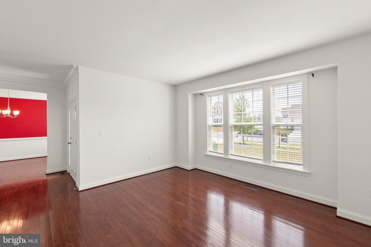 209 Bridgewater Dr - Photo 5 of 41