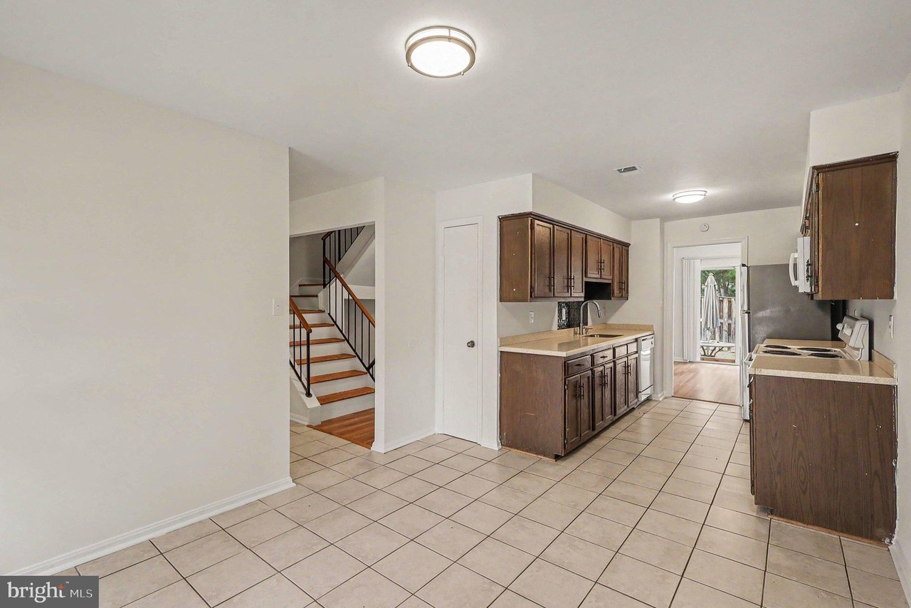 3210 Gemstone Ct - Photo 4 of 32